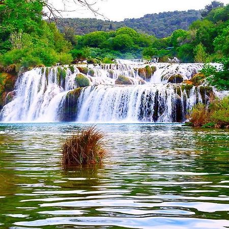 Matanovi Dvori-Krka National Park Hotel Lozovac Exterior foto